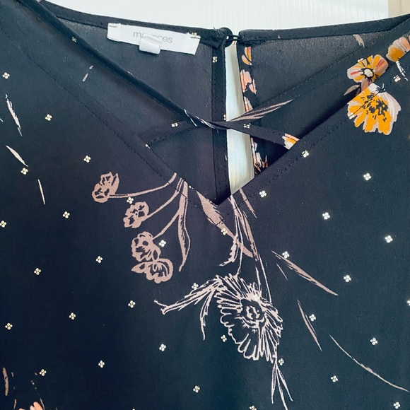 Maurices NWOT Women’s Top Blouse Tunic Black Flowers Glitter Dots Medium M - Picture 4 of 7